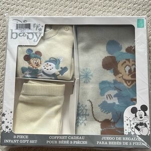 NWT - Disney baby 3 piece infant gift set in gift box.  Size 6-9 months.